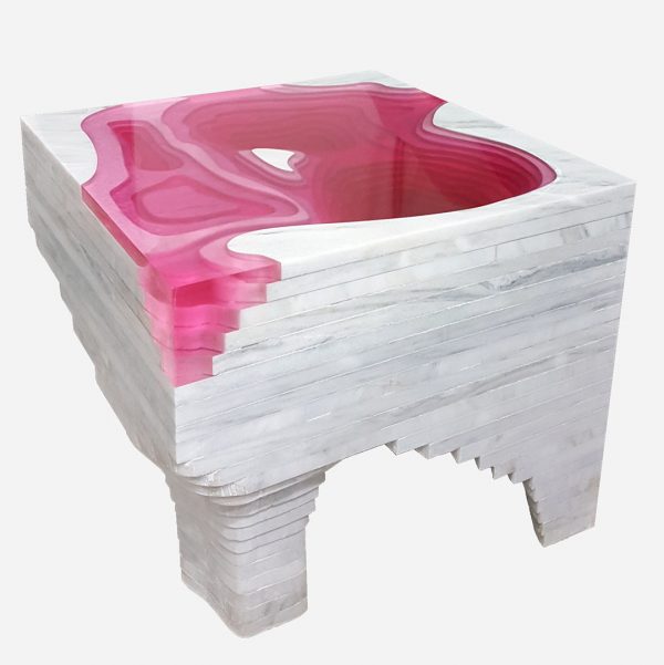 bureau topográfico de resina rosa con marmol vego blanco